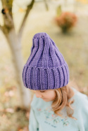 Fioletowa czapka zimowa